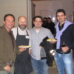 img_0061 Agli estremi, lo staff dell'Osteria L'Oliveta di Massarosa. Al centro, da sinistra, Paolo Parisi (allevatore) e Nicola Mancino (chef de Piccolo Principe di Viareggio)