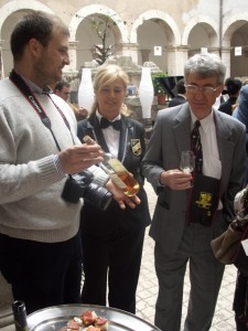 Andrea Pandolfo mostra il Capitolium alla delegazione USA
