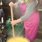 Si prepara la polenta con Formenton Otto File della Garfagnana Si prepara la polenta con Formenton Otto File della Garfagnana