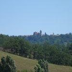 Mondaino visto dai campi